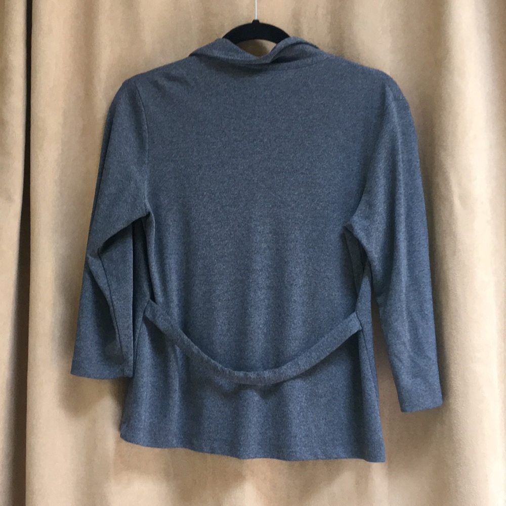 Gray Button up 3/4 sleeve Blouse Size M - Picture 2 of 4